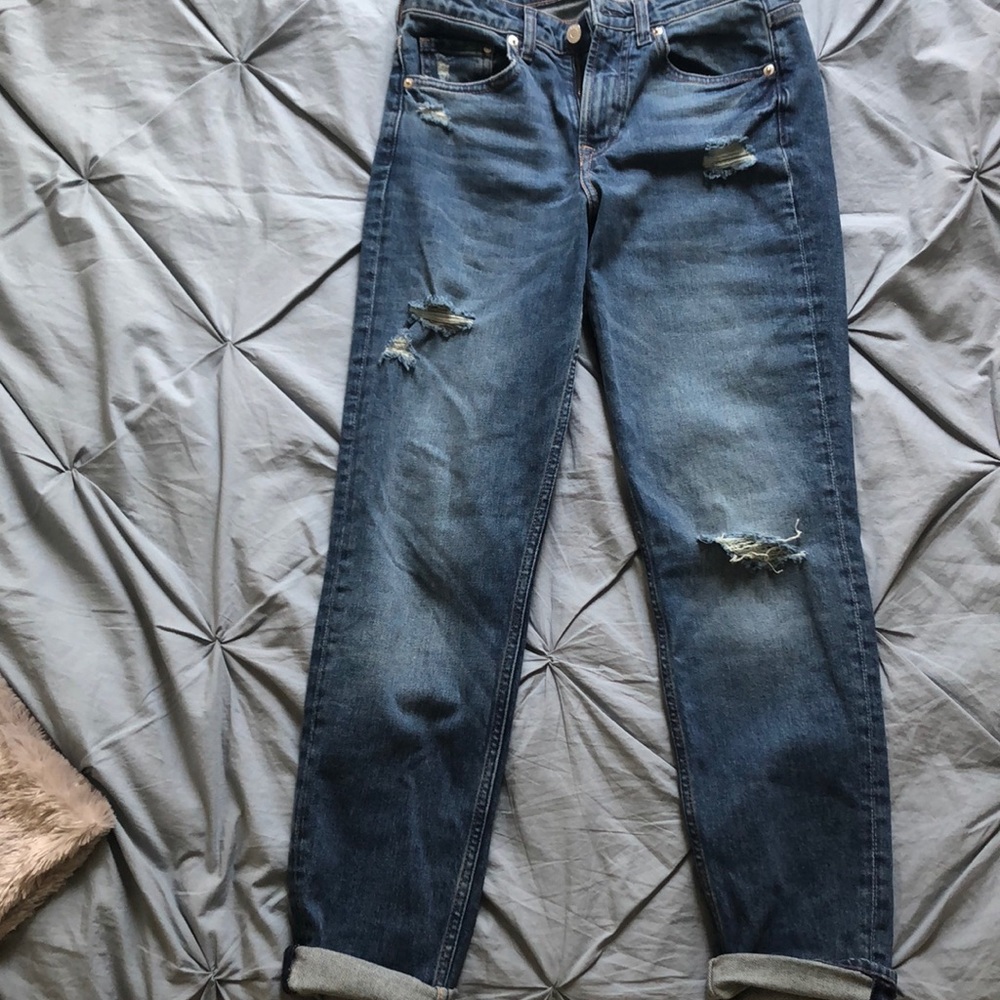 Girlfriend fit denim